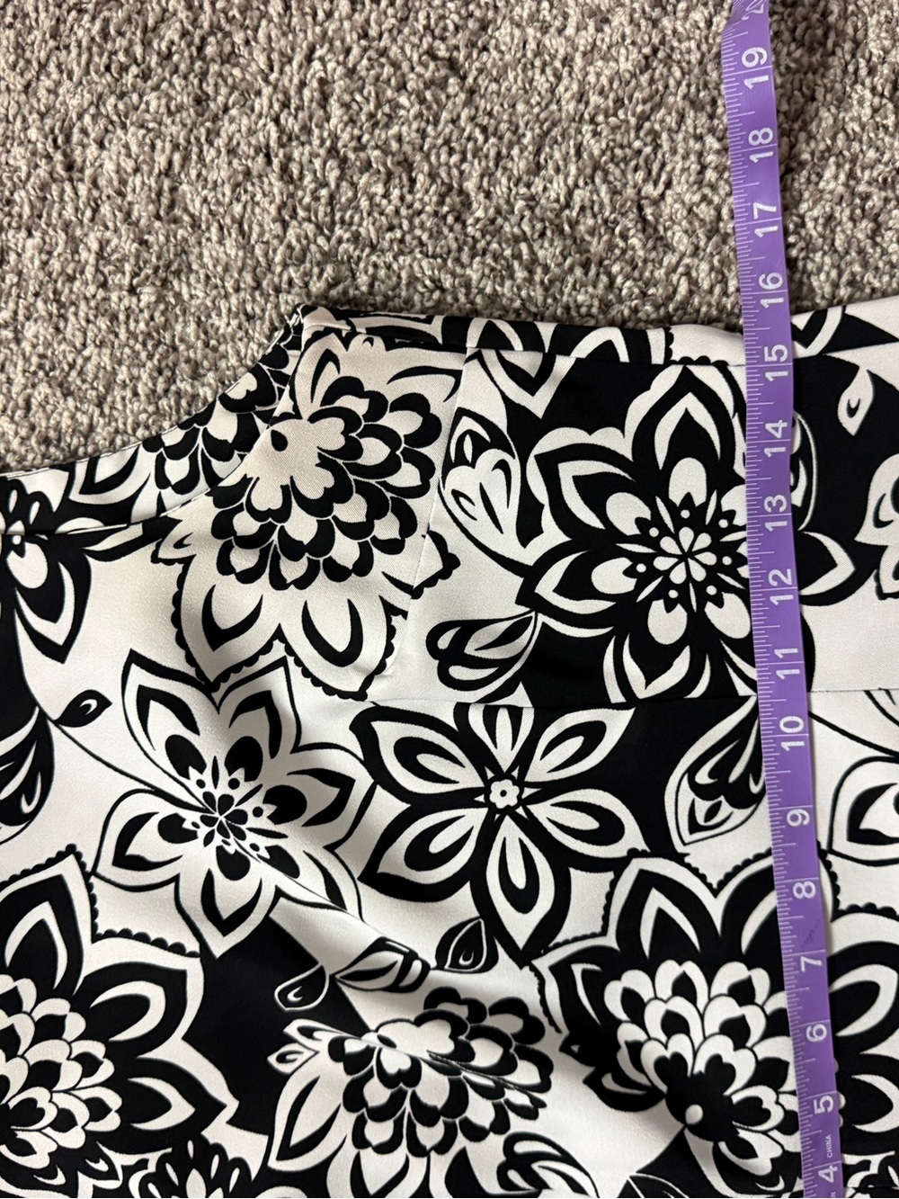 Dressbarn size 10 Classic Black & White Floral Sheath Dress - Picture 8 of 8